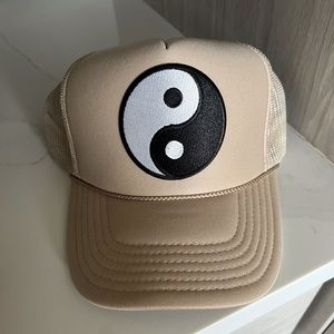 Ascot and hart ying and yang beige hat